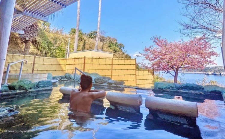 Aburatsubo Onsen